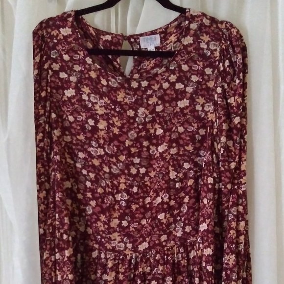 Burgundy Floral Print Ruffle-Hemmed Blouse Size L - Picture 3 of 16